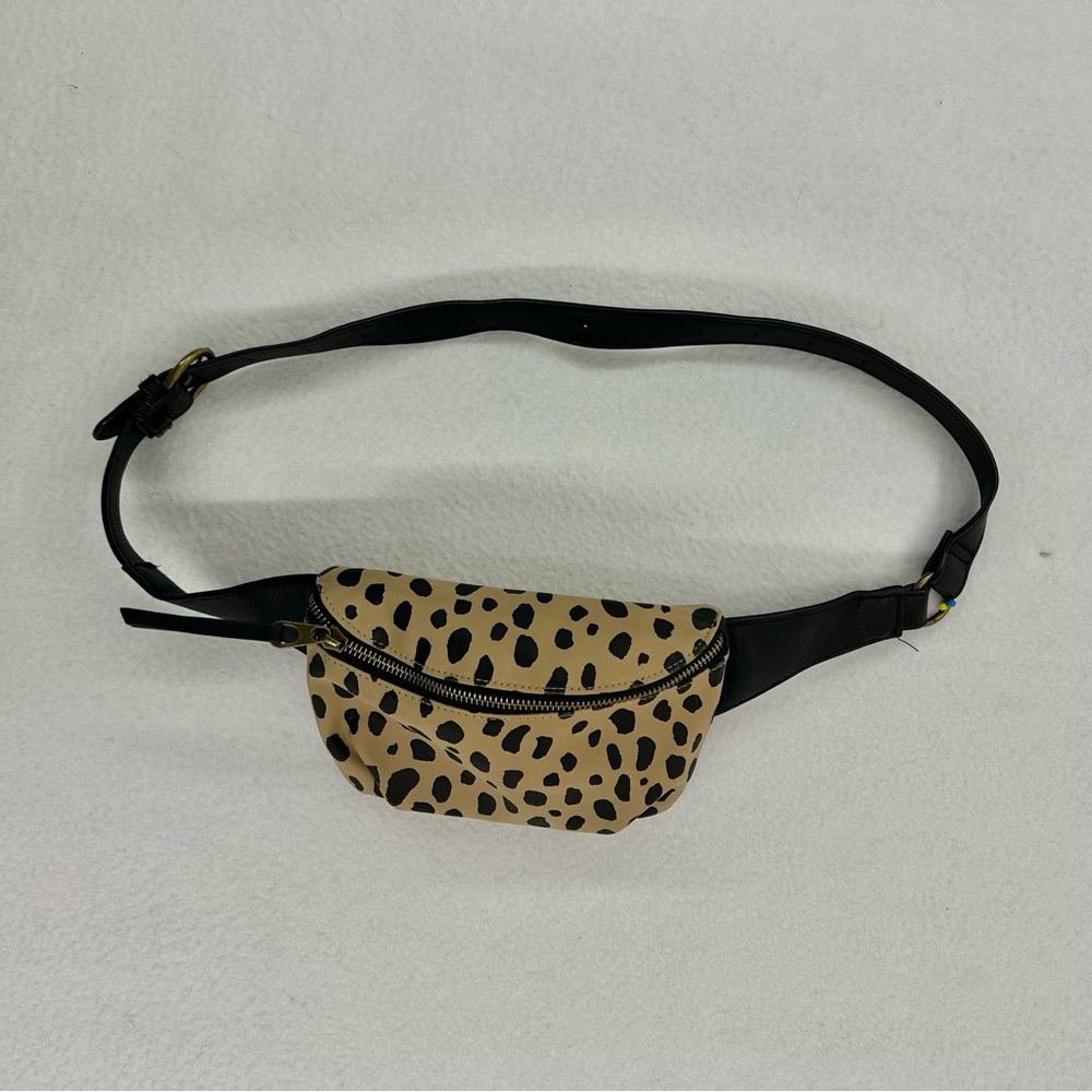 Universal Thread Cheetah Print Fanny Pack Beige‎